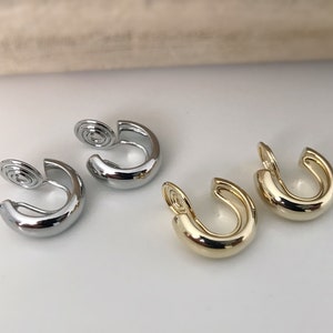 PAINLESS CLIPS U spiral earrings Small circle gold / silver color. Comfortable Ear Clips Delicate Earrings image 3