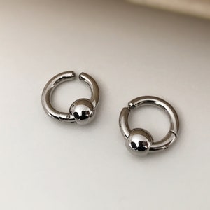 Rock Boucles d'oreille CLIPS Pince Anneaux avec perle couleur Argent/ Noir pour oreilles non percées. Hommes Femmes Créole cercle 17mm image 3