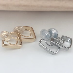 PIJNLOOS CLIPS U oorbellen spiraal rechthoek goudkleur. Comfortabele oorclips, delicate oorbellen afbeelding 4