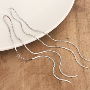 Orecchini a clip INVISIBILI super lunghi, orecchini a clip in argento a doppia catena. Gioielli minimalisti. immagine 4