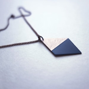 Geometrische Kette, kurze Kette, Kette roségolden, minimalistische Kette, grafische Kette, Kette Schwarz, Kette Trapez