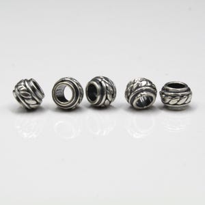Sechs 8 mm 925 Sterlingsilber tonnenförmige Großlochperlen, 6,7 Gramm; Lot von Sechs Sterling Silber Barrel Spacer Perlen in Bali hergestellt Bild 3