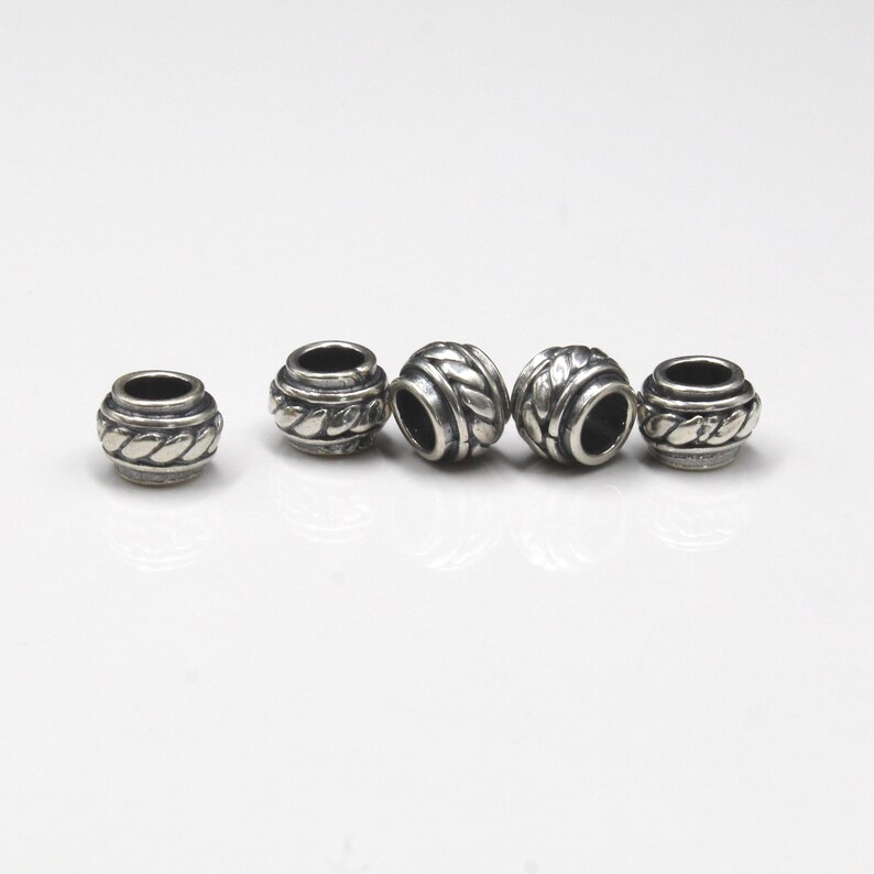 Sechs 8 mm 925 Sterlingsilber tonnenförmige Großlochperlen, 6,7 Gramm; Lot von Sechs Sterling Silber Barrel Spacer Perlen in Bali hergestellt Bild 2