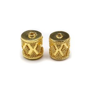 Twee 11 mm x 10 mm 22 kt vergulde sterlingzilveren kralen, goudvermeil granulatiekralen, 10 mm gouden kralen, 11 mm Bali-kralen, 22 kt gouden kralen