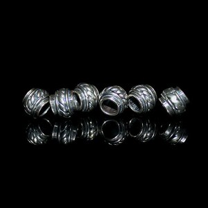 Sechs 8 mm 925 Sterlingsilber tonnenförmige Großlochperlen, 6,7 Gramm; Lot von Sechs Sterling Silber Barrel Spacer Perlen in Bali hergestellt Bild 9