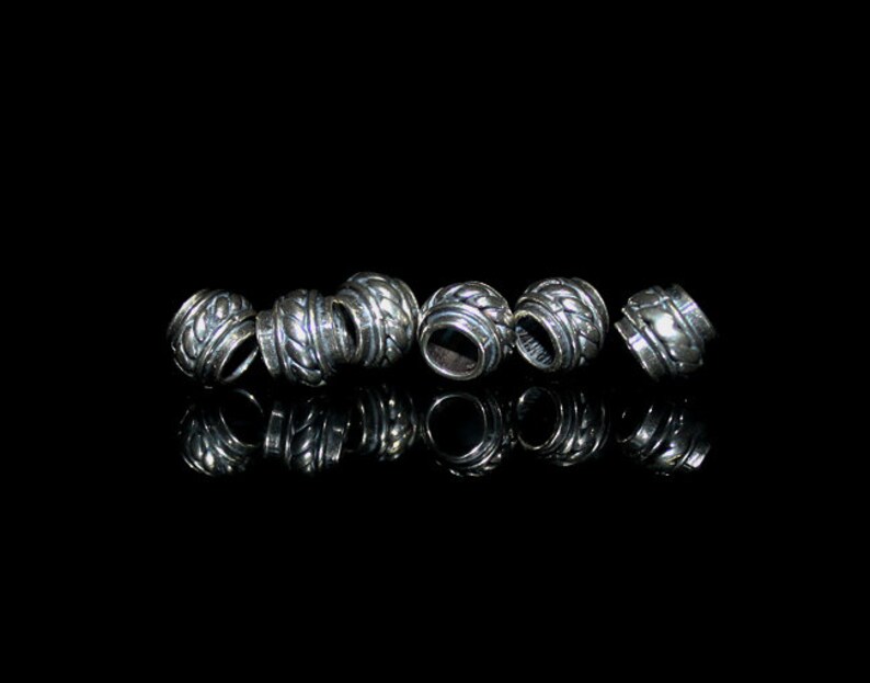 Sechs 8 mm 925 Sterlingsilber tonnenförmige Großlochperlen, 6,7 Gramm; Lot von Sechs Sterling Silber Barrel Spacer Perlen in Bali hergestellt Bild 9