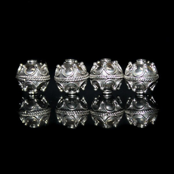 Quatre perles de Bali en argent sterling 10 mm, Quatre véritables perles en argent sterling 925, 10 mm. Perles de Bali en argent sterling.