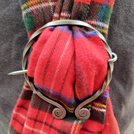 Penannular or Cloak Brooch Etsy