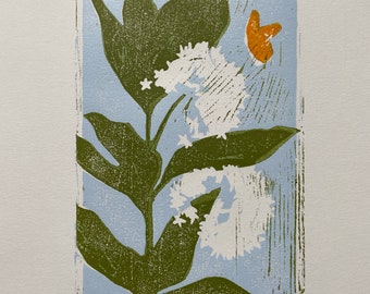 Woodblockprint met kroontjeskruid en monarch: met de hand gesneden vlinderkunst