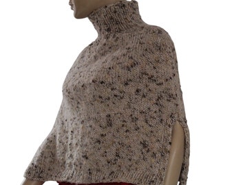 Alpaca tricoté à la main Femmes Chunky Knit Poncho Gris, Capelet, Cape de laine d’hiver, Design minimaliste élégant pour elle, Chaleur et élégance