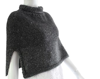 Handgebreide Alpaca dames grof gebreide poncho grijze schildpadhals capelet, winterwollen cape, stijlvol minimalistisch ontwerp voor haar, handgemaakt