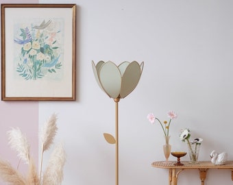 Simple Flower Floor Lamp and Lampshade - Eucalyptus