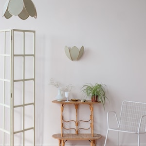 Flower wall lamp - Eucalyptus and gold