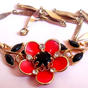 Beautiful unique Vintage 1950s Black and Red Lucite Flower Rhinestone Necklace, gold tone hook closure, pin up mid century glamour MCM