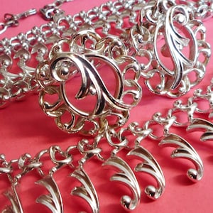 Beautiful 1950's 1960's vintage Sarah Coventry necklace bracelet earrings jewellery set "Fancy Free" 1960 ~ shiny silver tone metal, signed