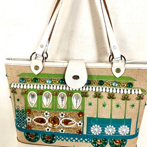 エニッドコリンズ　Jewel Bokay Enid Collins Jewel Bokay Handbag - Flower Embellished Bucket
