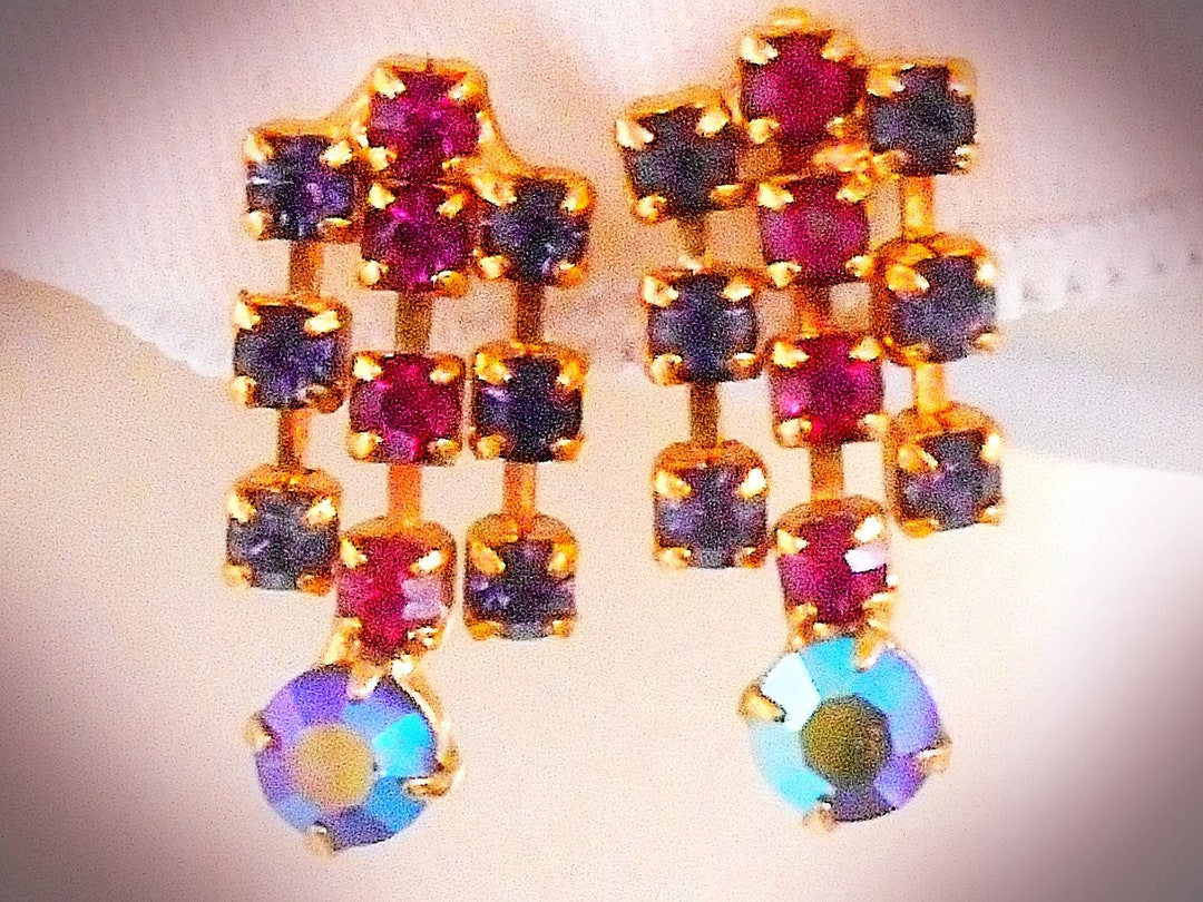 Boucles d'oreilles en cristal mauve, or et perles vintage