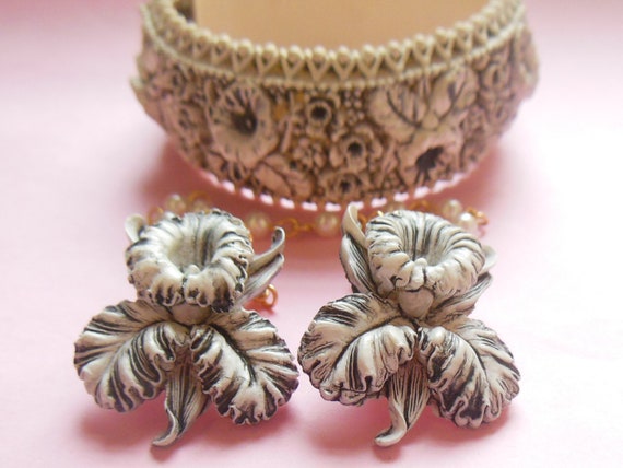 Cool Carved Flower Celluloid Set~Sweater Clip Gua… - image 2