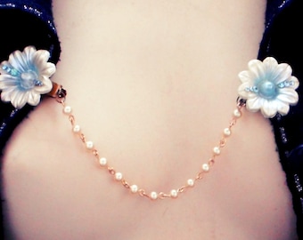 Incredible Big Celluloid Plastic Flower diamante Sweater Clip ~ Vintage 1950's gold tone Sweater Guard, white floral, light blue rhinestone