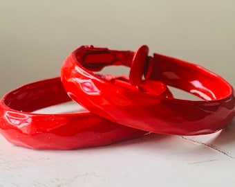 Lovely NOS 1950's 1960's Vintage bright lipstick red enamelled metal textured hoop clip on earrings, deadstock never worn mid century