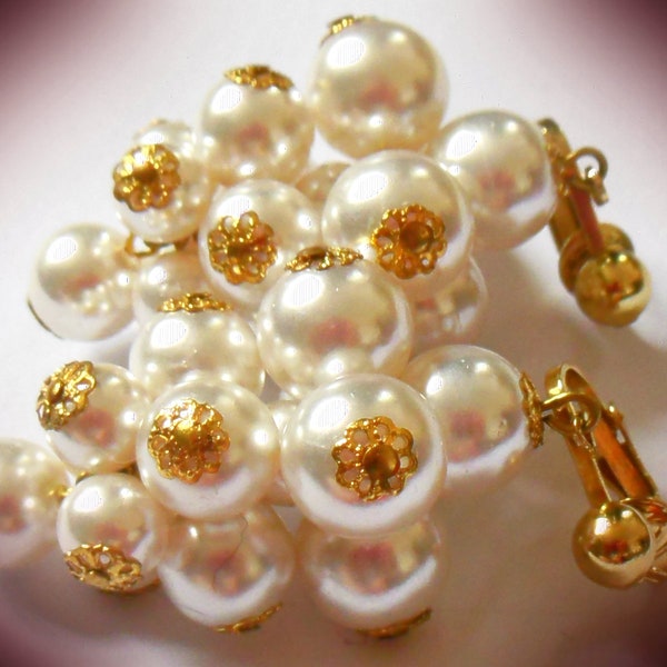 Fab dangle cluster grape pearl earrings - vintage 1950's or 1960's new old stock, faux pearls gold tone ~ show stopper statement jewellery