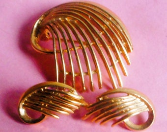 Elegant Vintage 1950s CORO Jewellery set ~ gold tone Brooch/Pin & earrings, sweeping abstract mid century modern signed designer set. MCM