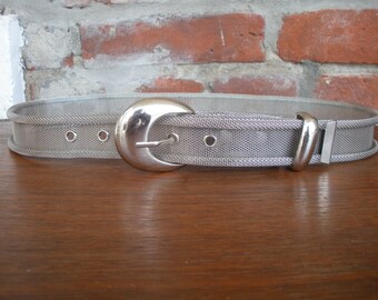 Vintage 1980s Goldtone Mesh Chain Link Belt Chunky Size Small to Medium Vintage 1980s Goldtone Mesh Chain Link Belt Chunky Size  main image 3