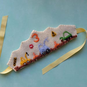 Custom Felt Birthday Crown for Kids, Themed Party Accessery, Personalizad Heaspiece for Boys and Girls Fun Gift for Toddlers