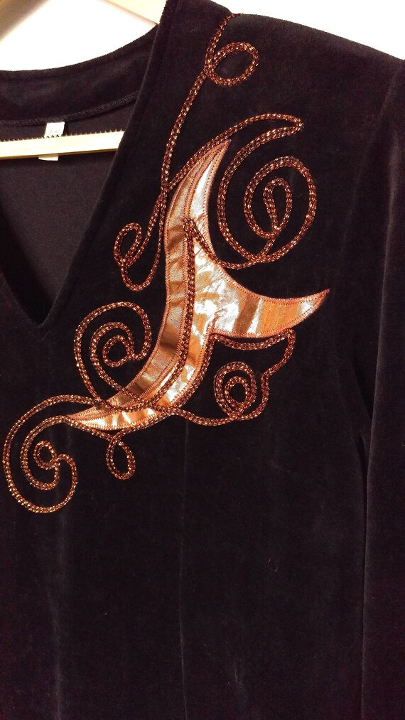 Vintage 80/'s black velvet sheath dressPullover V-neck long-sleeve velvet dressShort neon and shimmery embroidery velvet dressSize 14 US