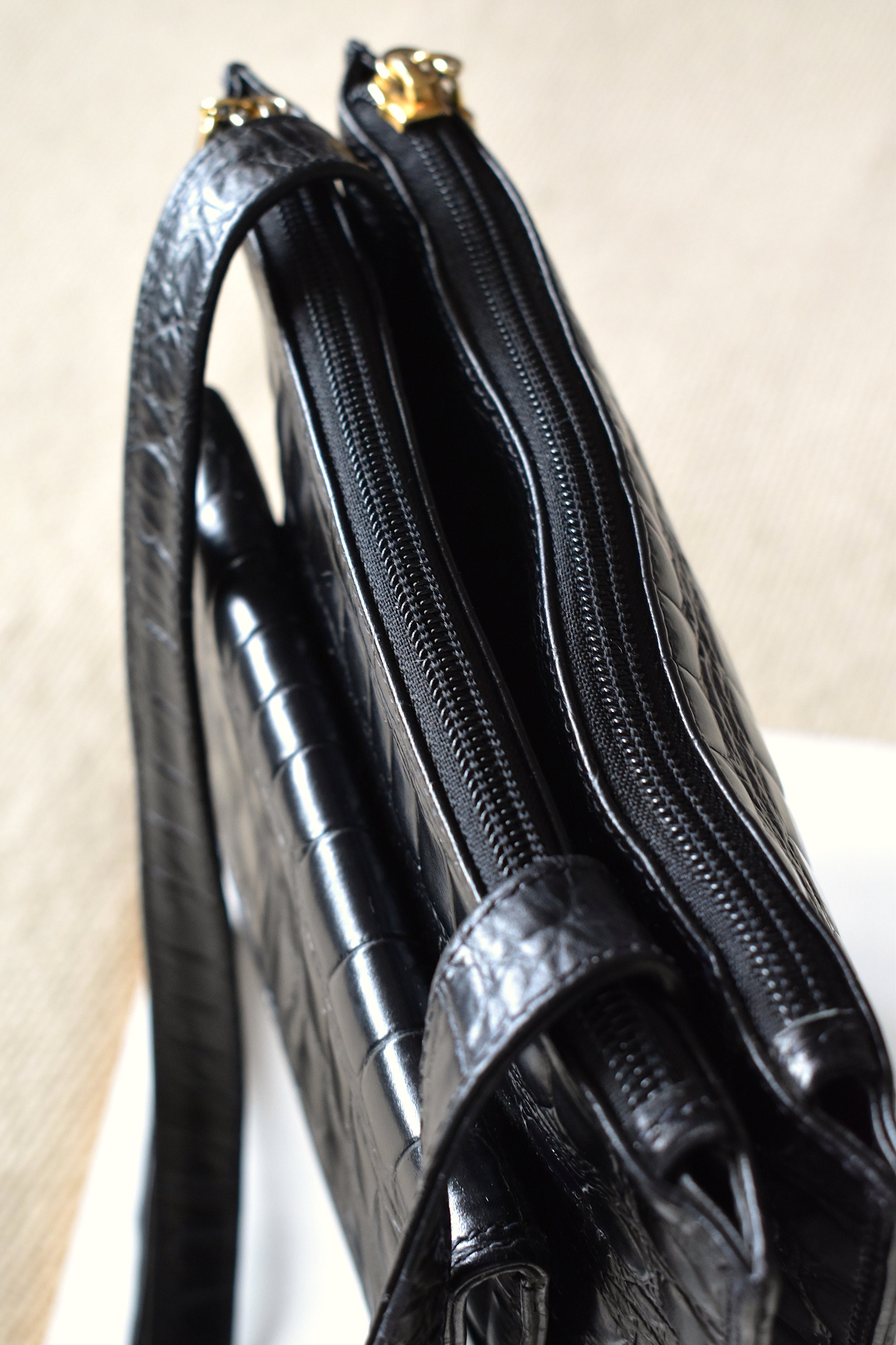 Francesco Biasia Shoulder bag Black White Woman Authentic