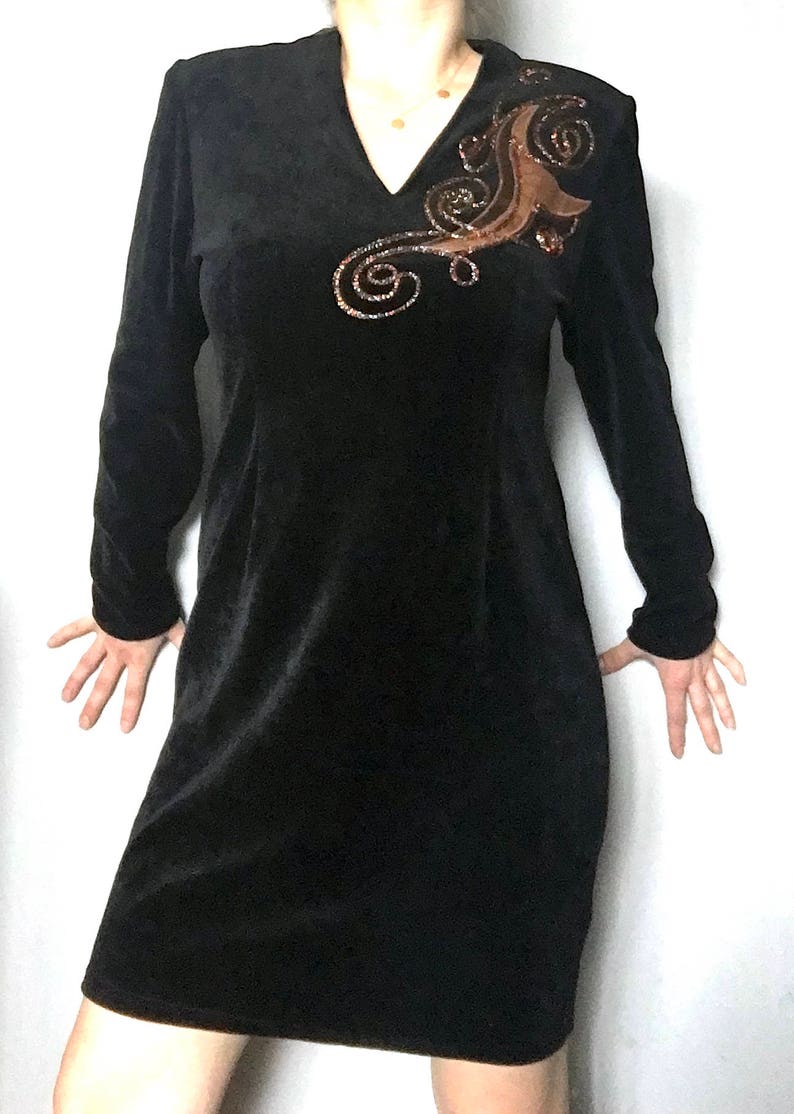 Vintage 80/'s black velvet sheath dressPullover V-neck long-sleeve velvet dressShort neon and shimmery embroidery velvet dressSize 14 US