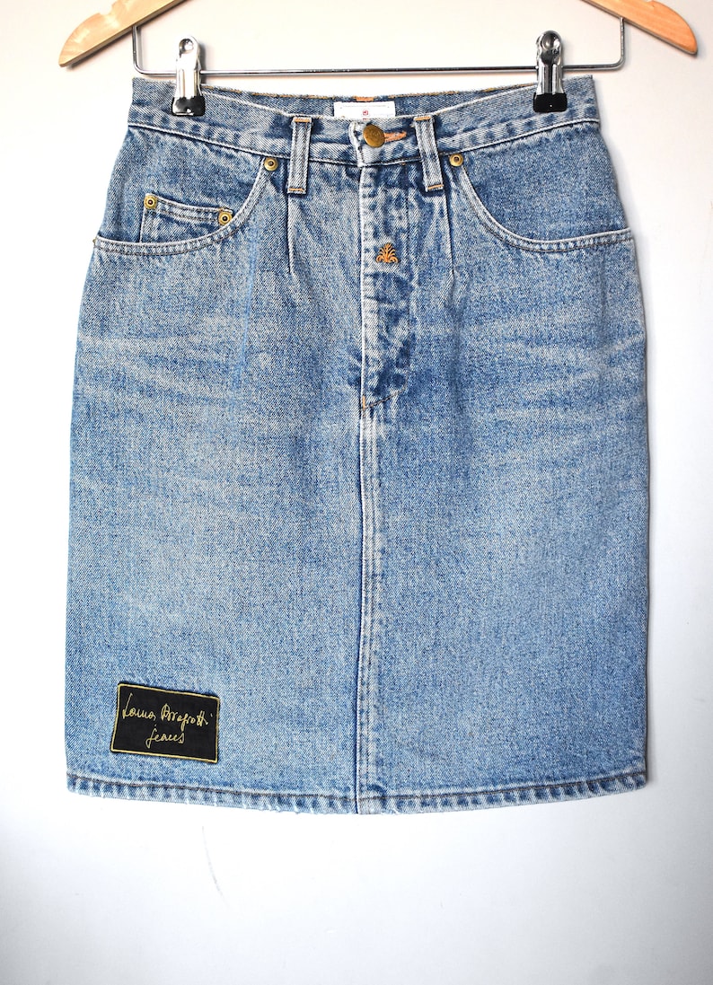 Vintage 90/'s high-waisted stone-washed denim skirt Laura Biagiotti pencil skirt Knee-length blue denim skirt Hipster boho skirt Size 27