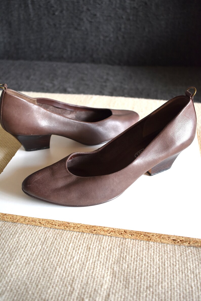 Vintage 90's Leather Pointed Toe Pump Size 39.5