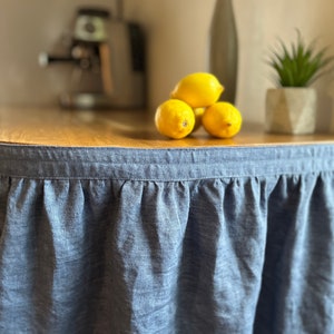 Pokrywa toaletki, spódnica nad umywalkę, spódnica na biurko z denimu z zapięciem na taśmę 3M MAGGIE, falbaniasta zasłona, zasłona na stół, dekoracja pomieszczenia gospodarczego, bagażnika