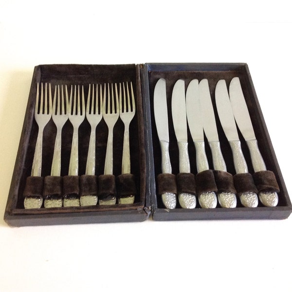 Vintage cutlery set / vintage flatware / retro flatware