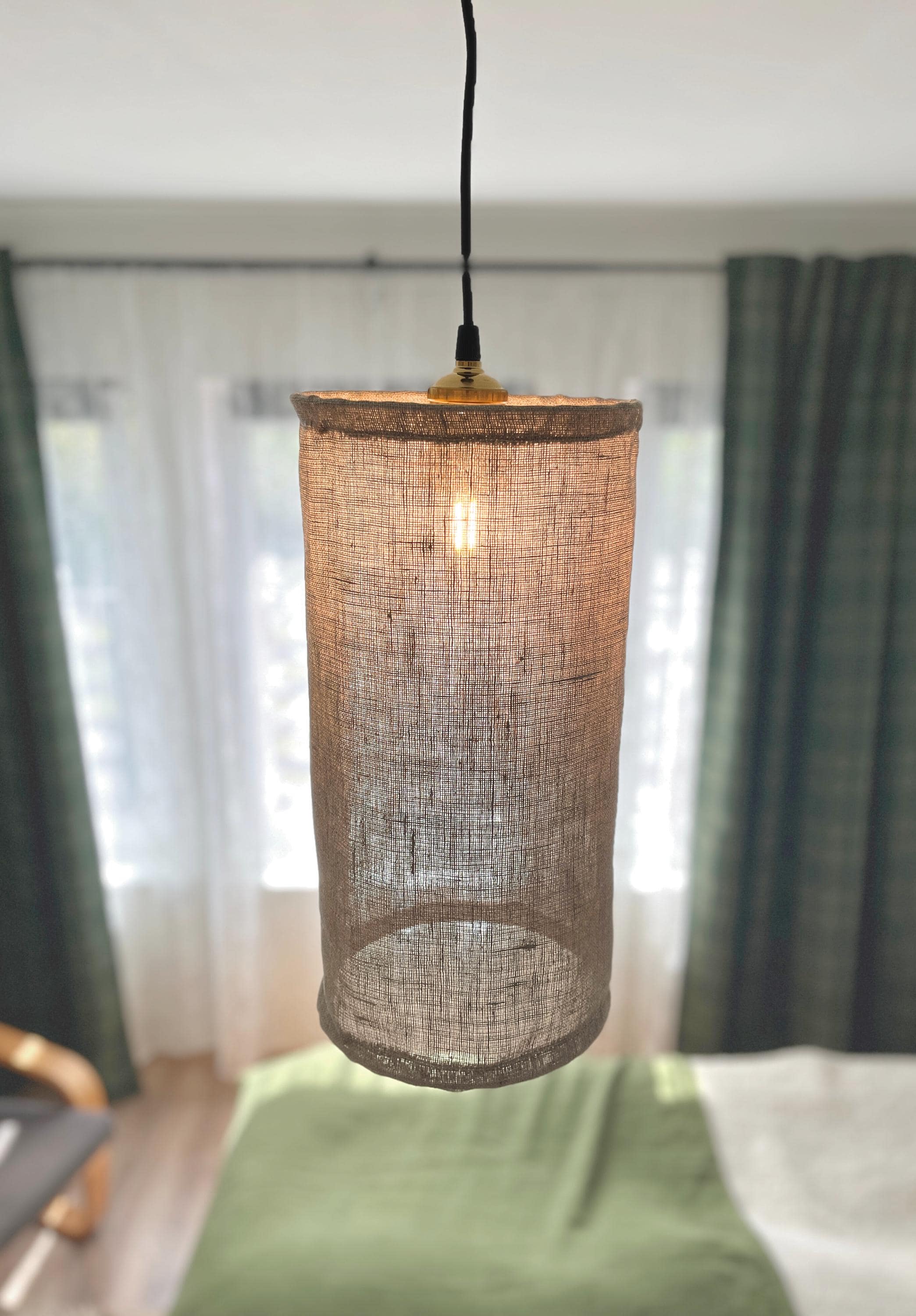 Lampe suspendue Art Déco avec abat-jour en verre hexagonal, années 1930 | €175