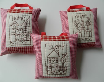 Home Sweet Home Shabby Chic Cotton Fabric Set of 3 Hanging Decorative Cushion/ Home Decoration