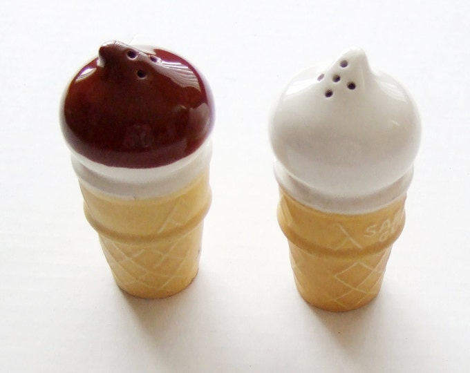 SALE / Ice Cream Salt and Pepper Shakers Etsy