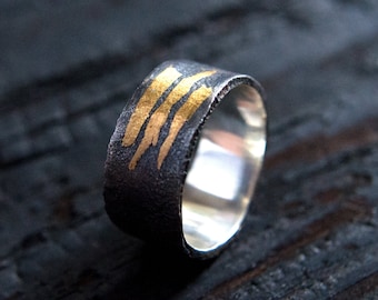 Rustieke Keum Boo-zilveren ring, gouden Wabi Sabi-accent, band met textuur
