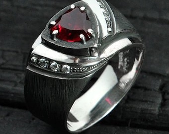 Bague gothique en argent sterling et rubis fabriquée à la main - Bijoux de promesse unisexe