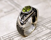 Modern engagement ring  "Certitudondum" | Peridot alternative engagement ring | Sterling silver engagement ring | Peridot birthstone ring