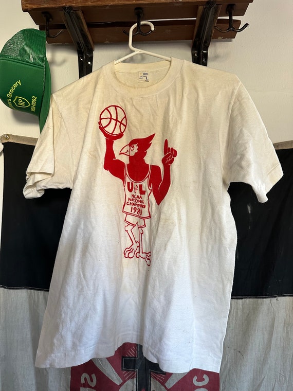 AntiqueRevolutionLLC Vintage Louisville Cardinals 1980 Championship NCAA T Shirt Basketball College