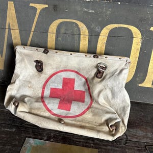 Red Cross British WW2 Medic Medical Doctors Deluxe Canvas Tool Bag Work Wear
