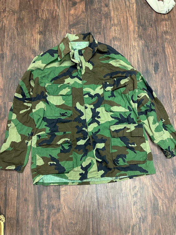 VTG Military Outdoor Woodland Camo Jacket Mens Hun
