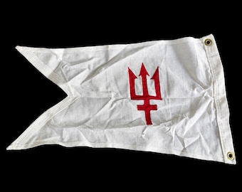 Vintage Nautical Signal Flag Burgee Red Trident Dura-Lite 12x18 Yacht Boat Pennant