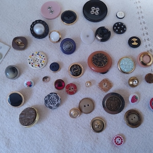 Multicolored buttons (40)