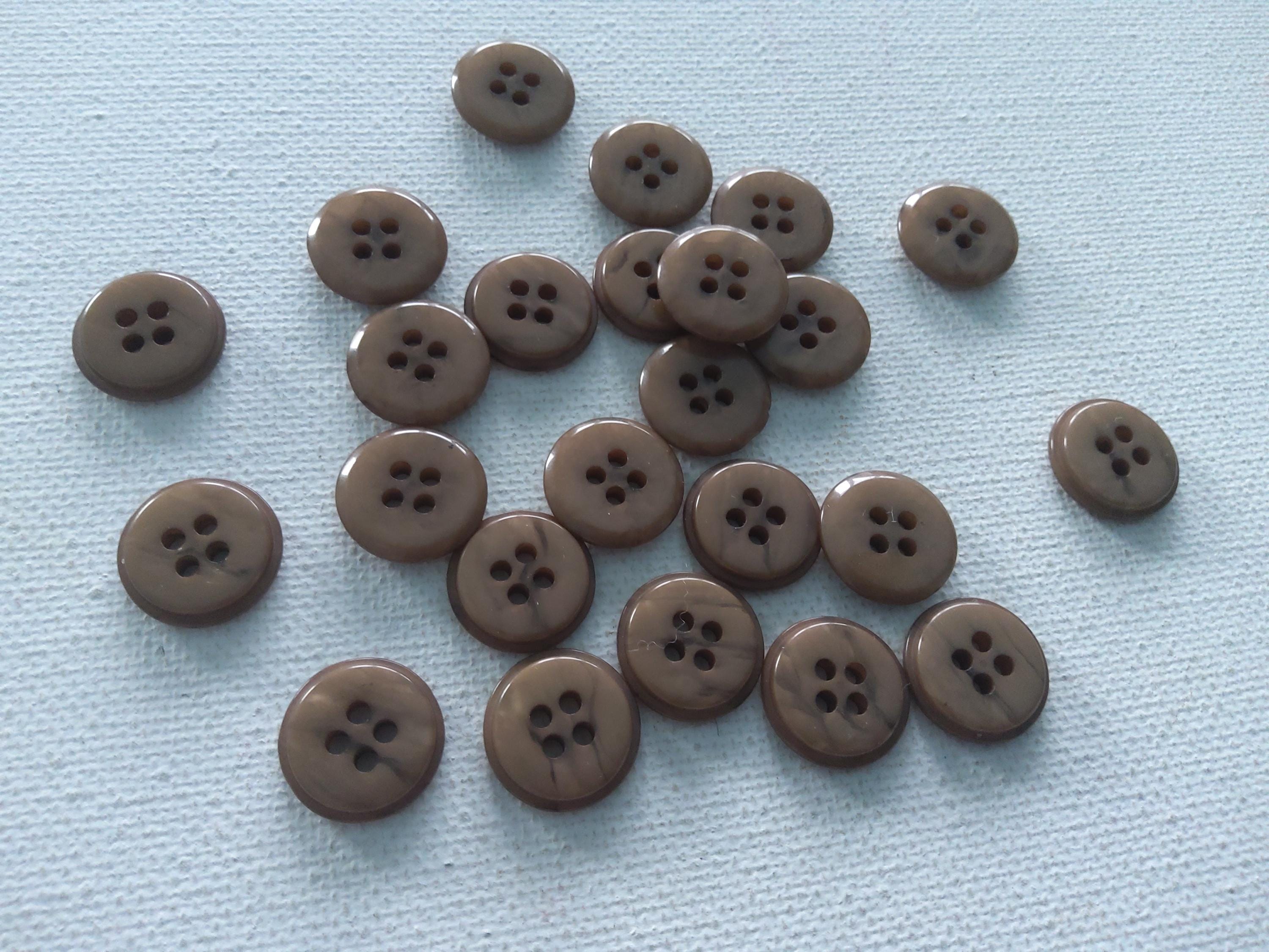 Pak van 30 stuks kunststof harsknopen grootte 20 mm hars
