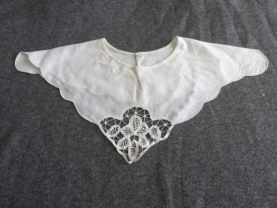 Vintage fabric collar with lace - image 1