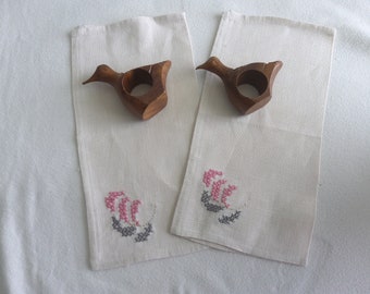 napkin rings (wood) and napkins (2)