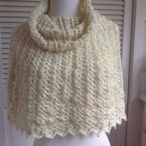 Cape, capelet, Poncho, soft yellow - by Mywaycrochet